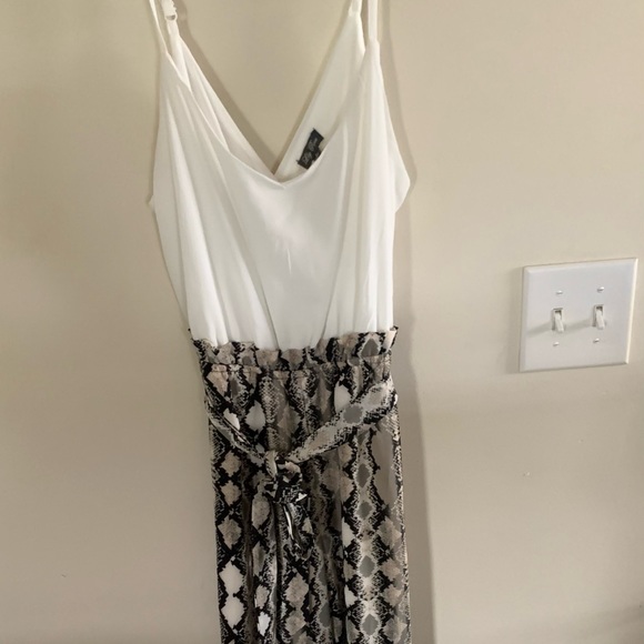 Long flowey romper - Picture 4 of 6